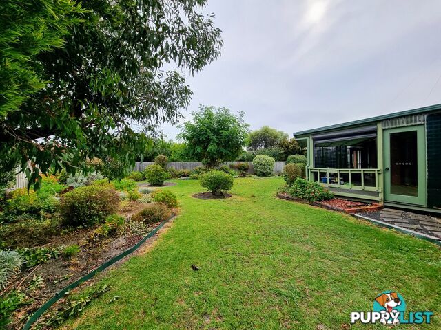 25 Youll Grove INVERLOCH VIC 3996