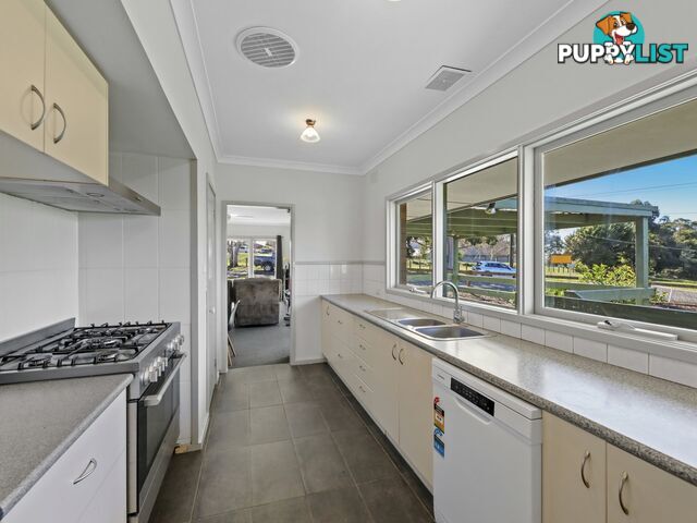 94 Ogilvy Street LEONGATHA VIC 3953