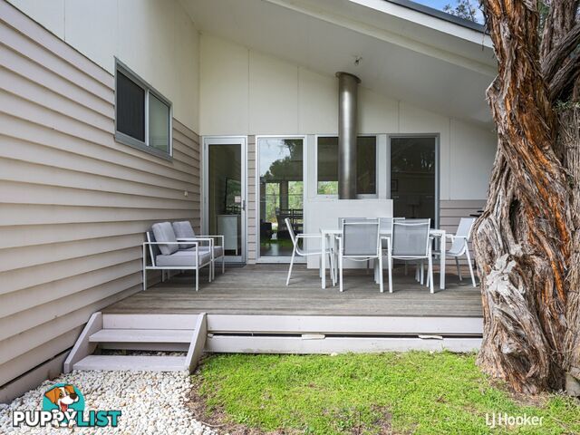 72 Surf Parade INVERLOCH VIC 3996