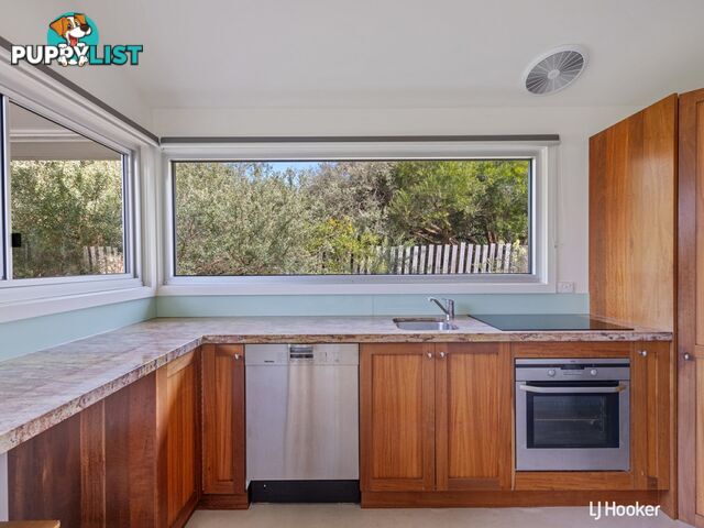 72 Surf Parade INVERLOCH VIC 3996