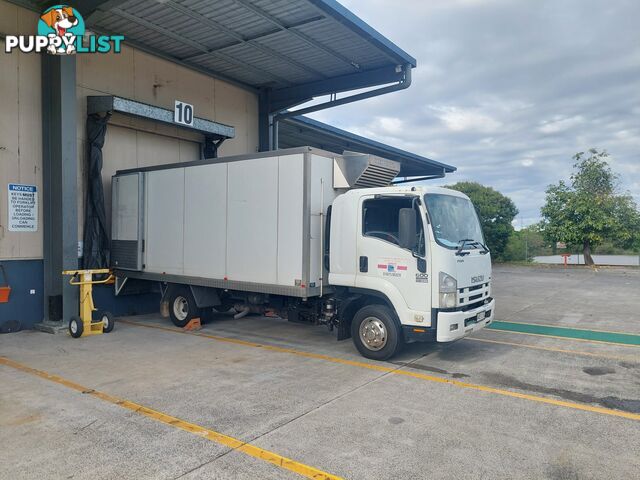 2009 Isuzu F Series Refrigerated Truck