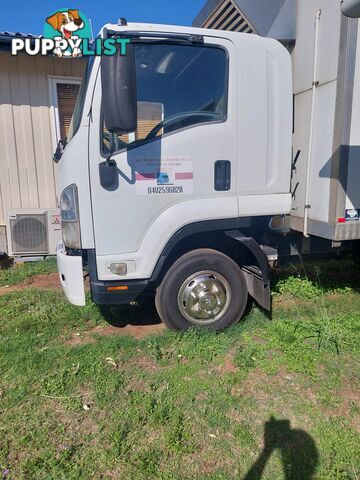 2009 Isuzu F Series Refrigerated Truck