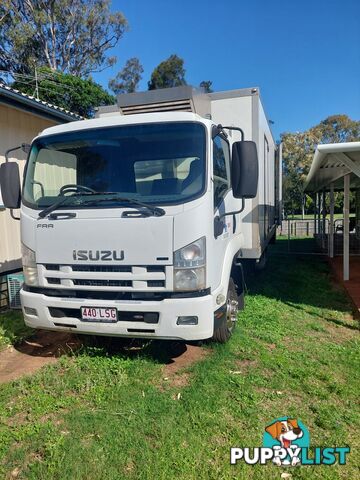 2009 Isuzu F Series Refrigerated Truck
