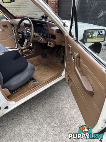 1986 Nissan 720 sports king cab 5 speed manual