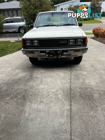 1986 Nissan 720 sports king cab 5 speed manual