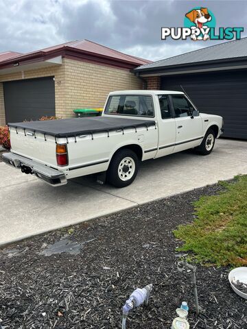 1986 Nissan 720 sports king cab 5 speed manual