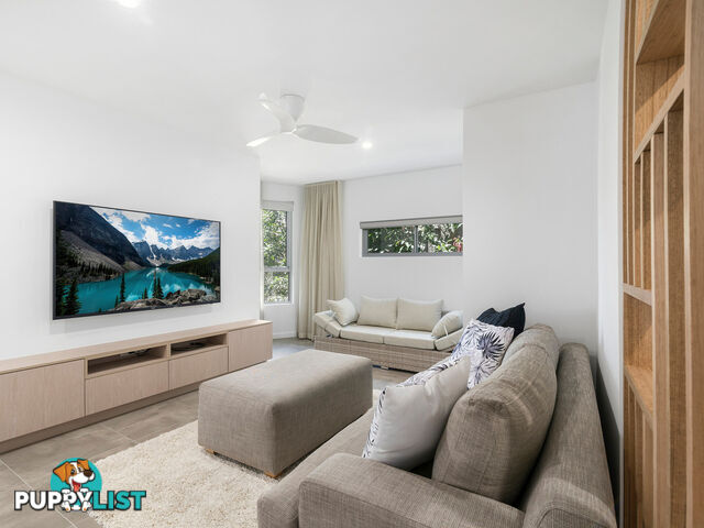 2/810 Pacific Parade CURRUMBIN QLD 4223