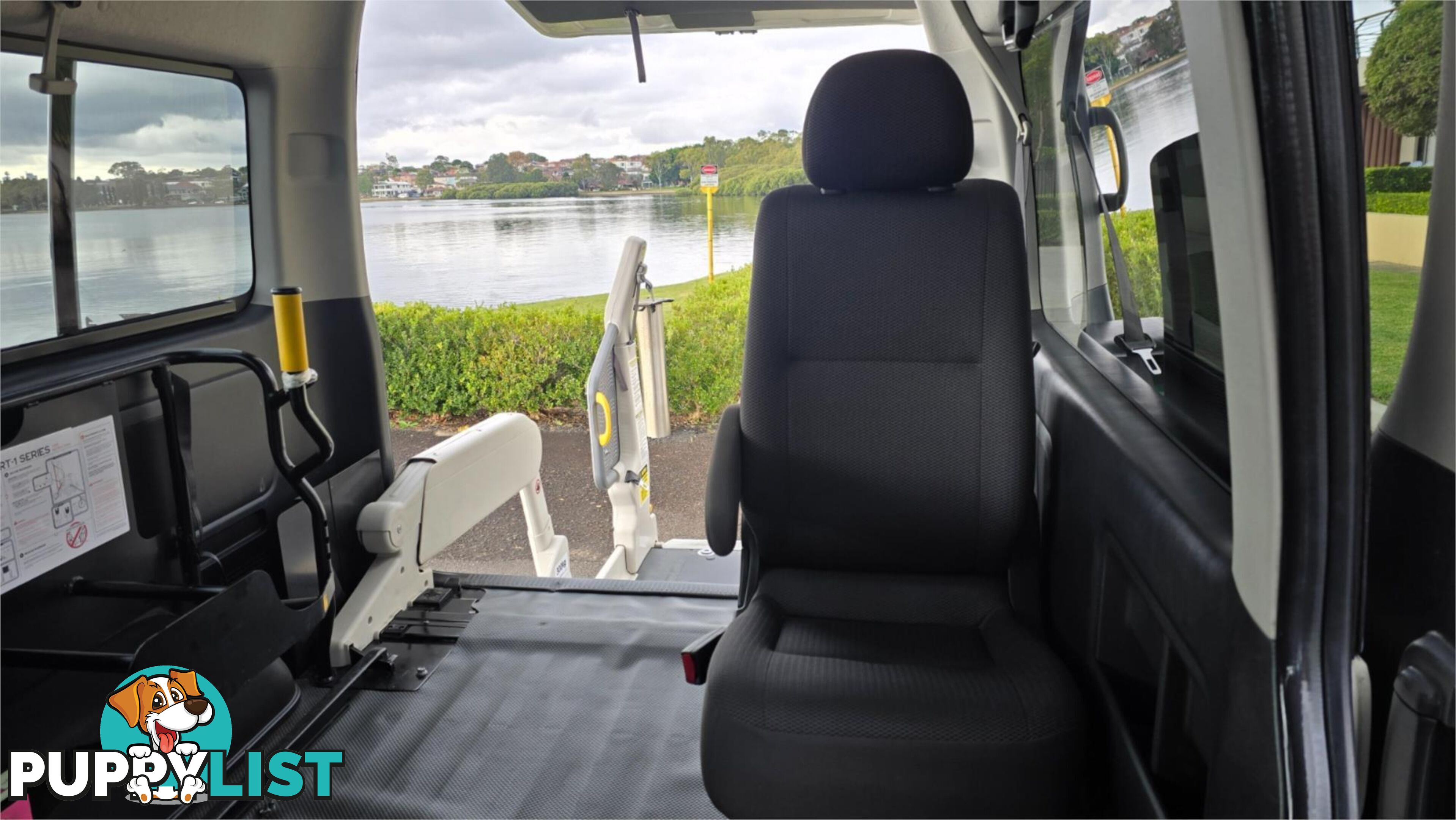 2011 Toyota Hiace Welcab