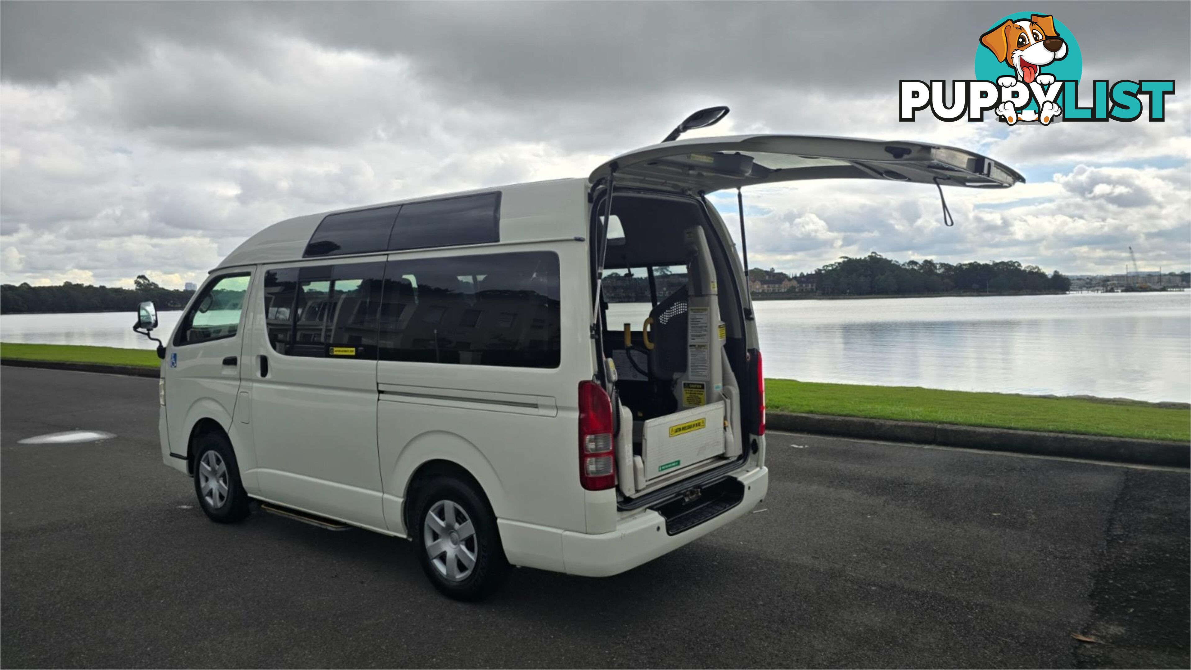 2011 Toyota Hiace Welcab