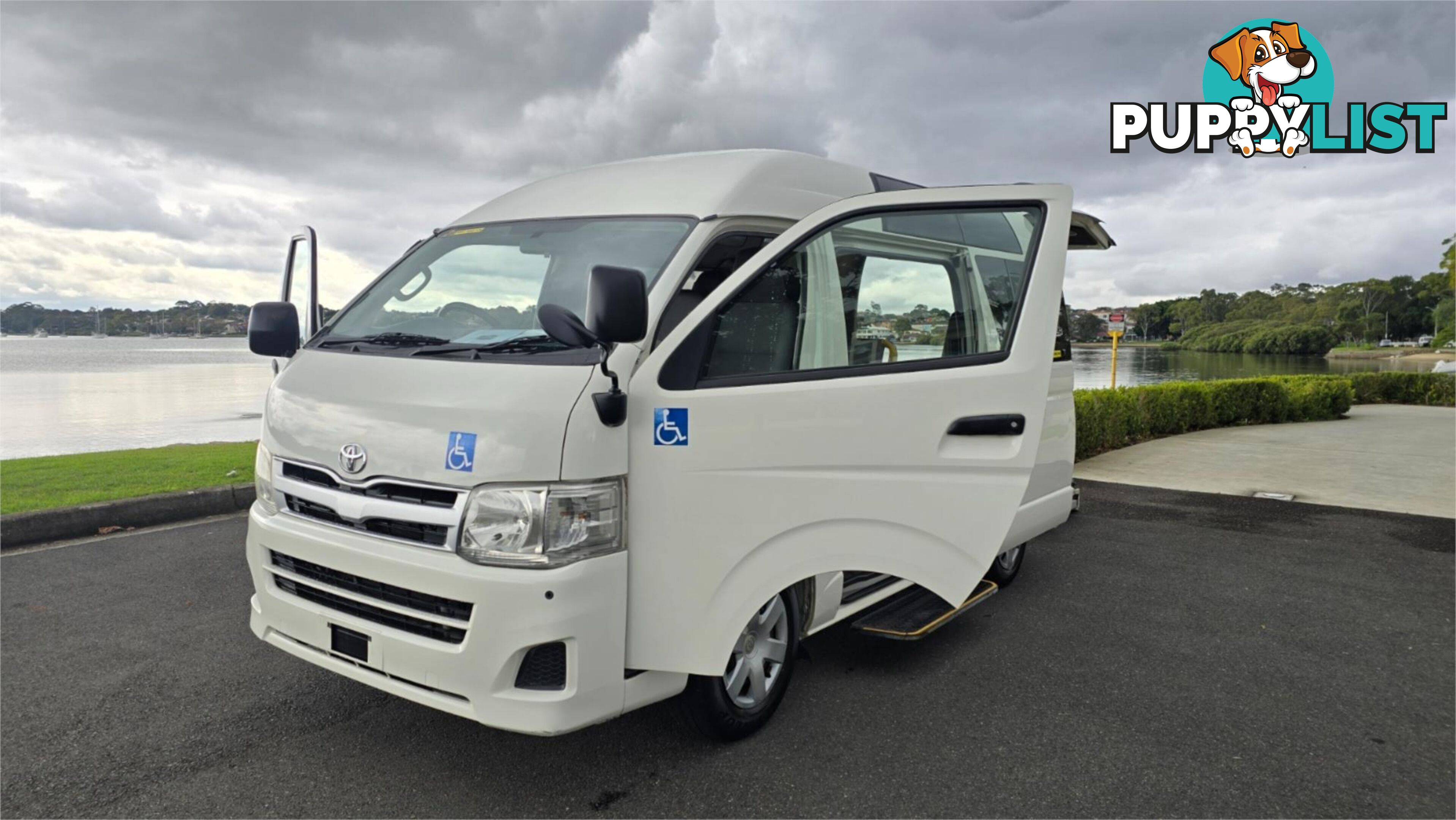 2011 Toyota Hiace Welcab