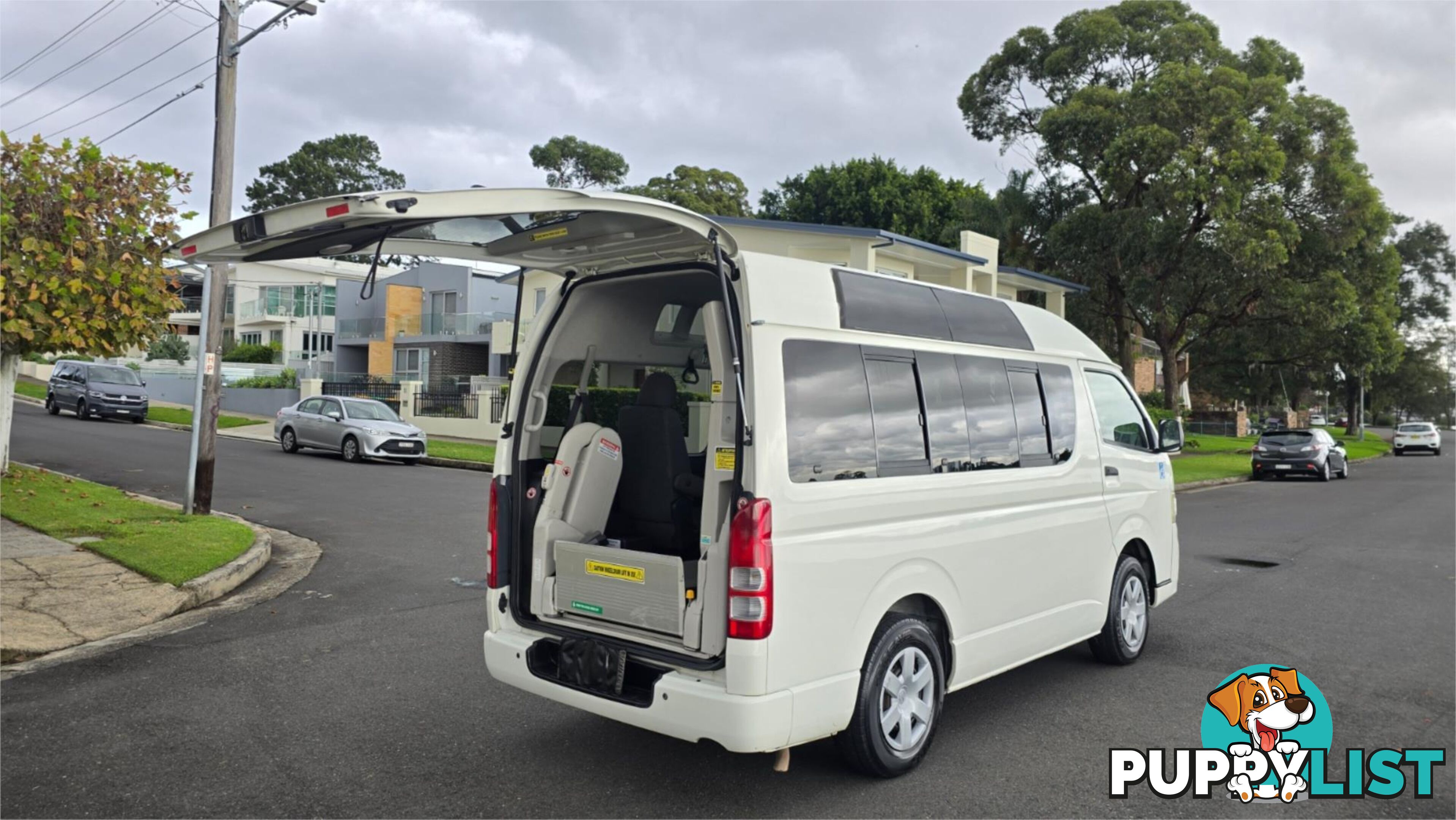 2011 Toyota Hiace Welcab