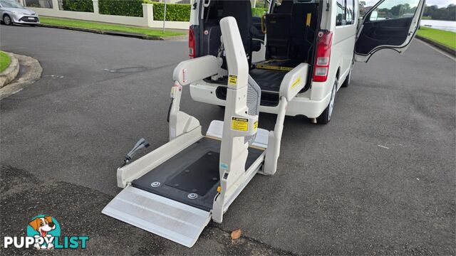 2011 Toyota Hiace Welcab