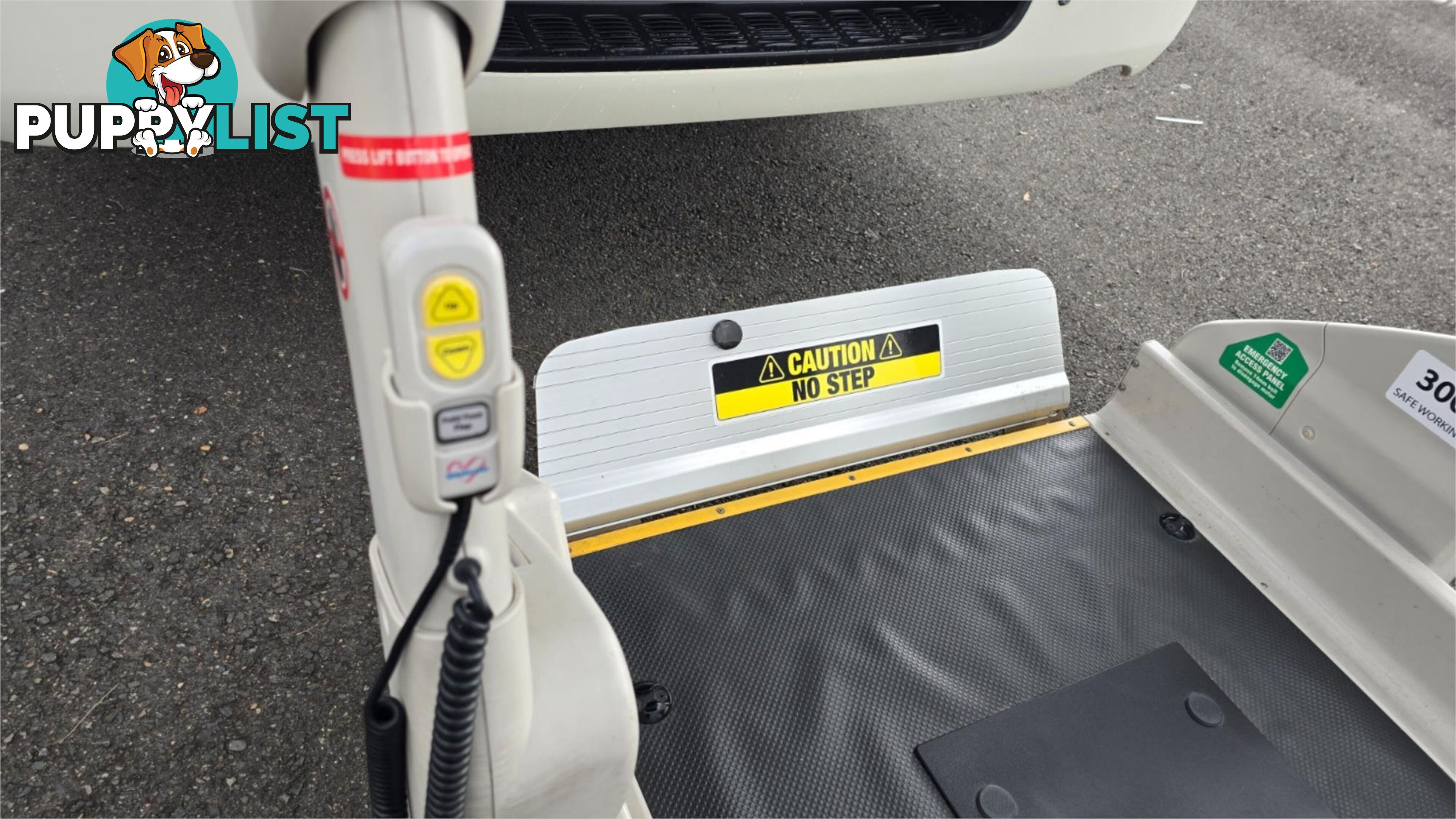 2011 Toyota Hiace Welcab