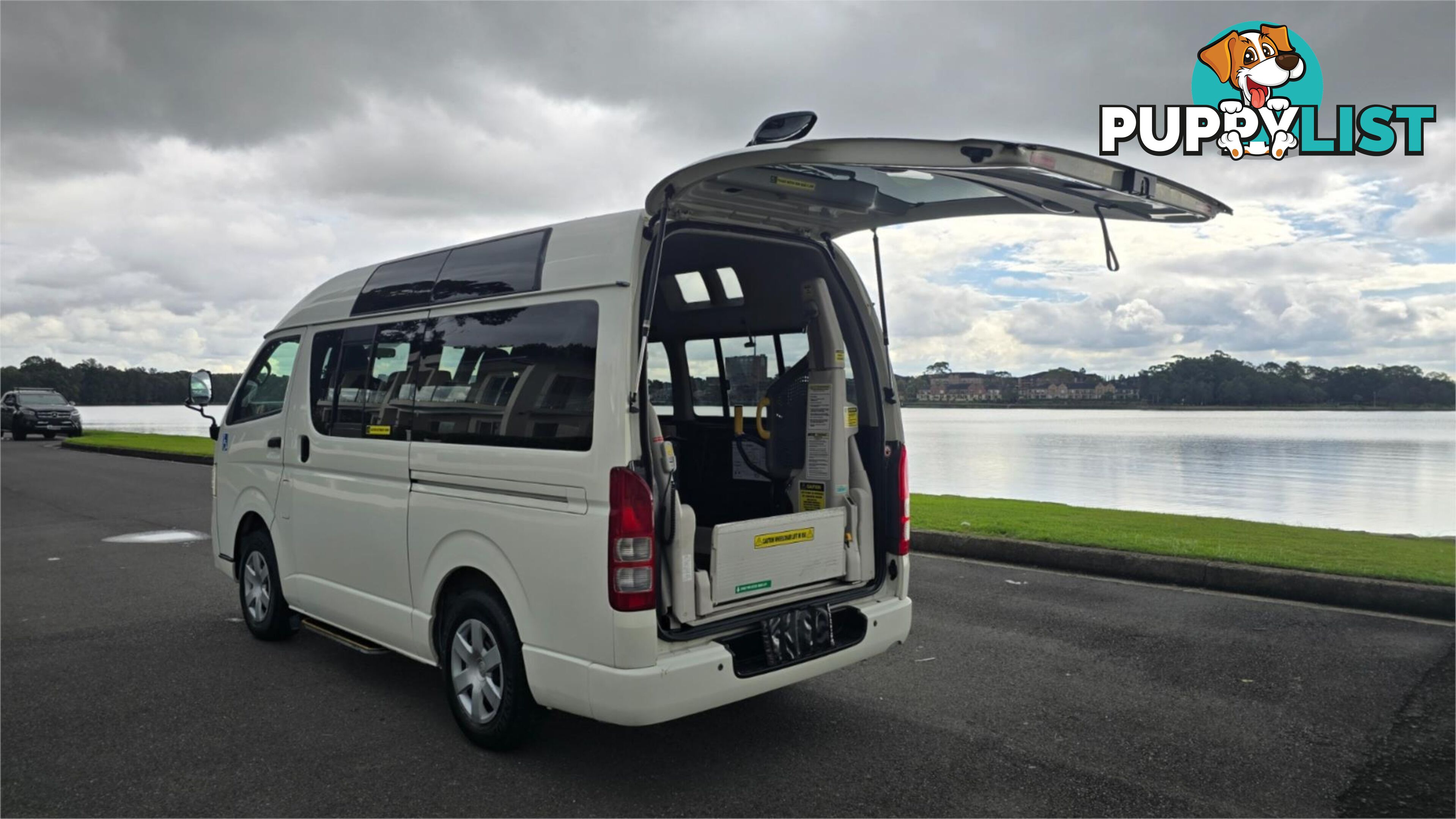 2011 Toyota Hiace Welcab