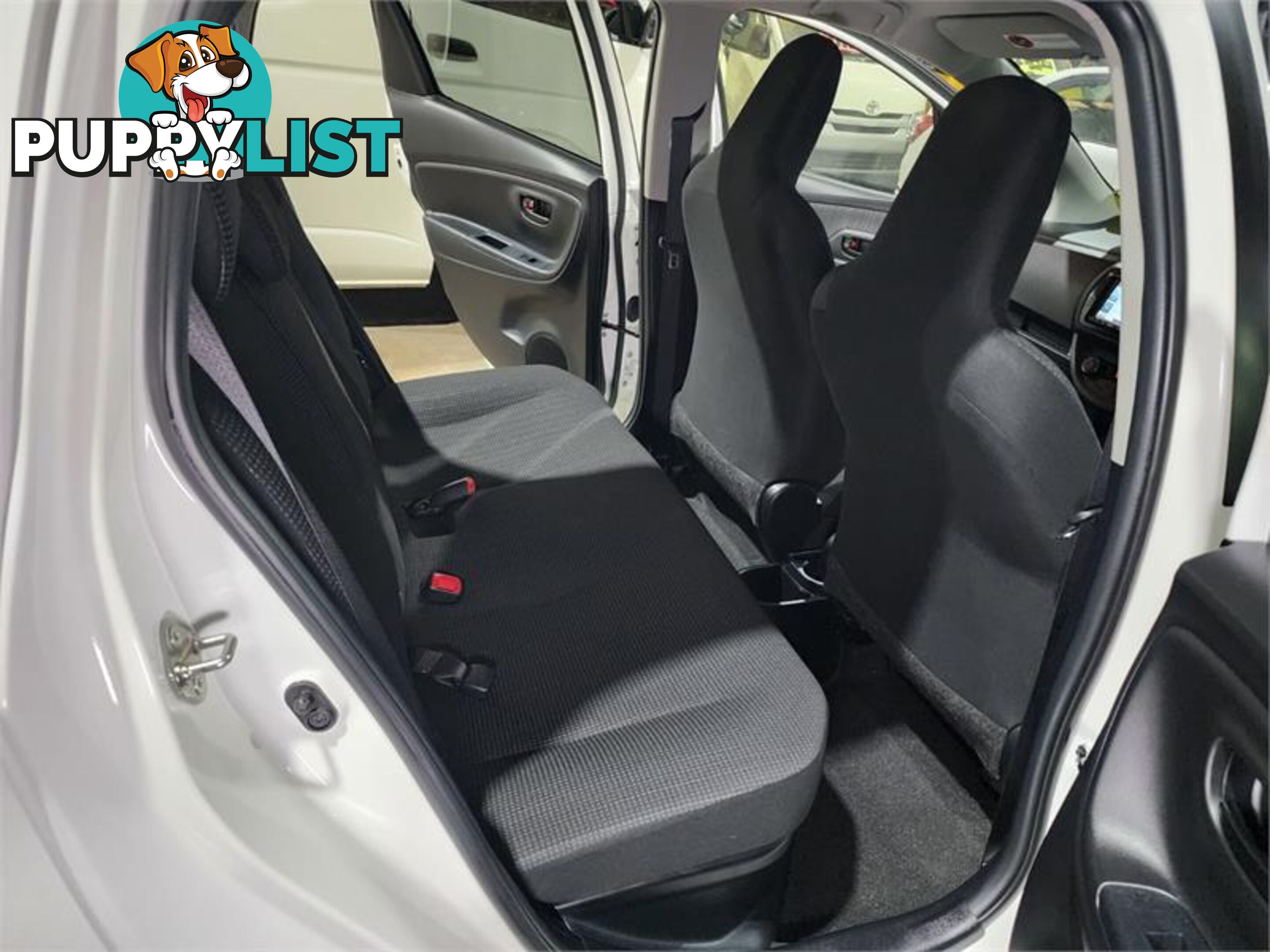 2020 Toyota VITZ