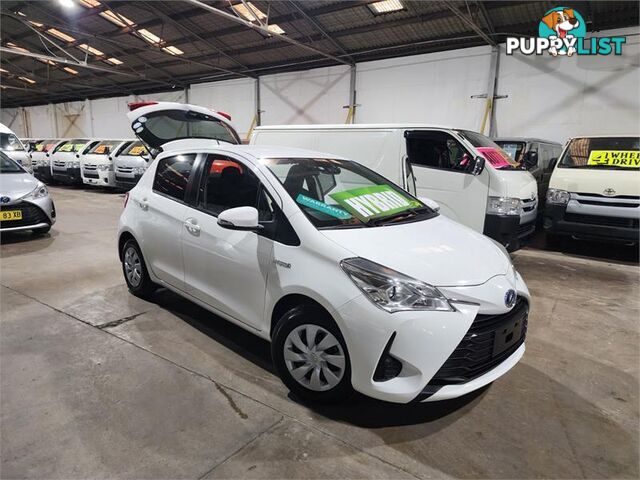 2020 Toyota VITZ