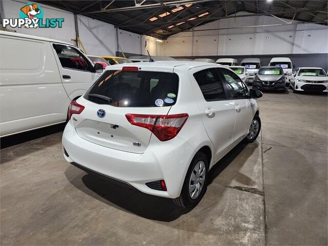 2020 Toyota VITZ