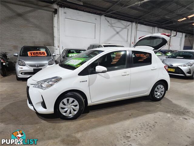 2020 Toyota VITZ