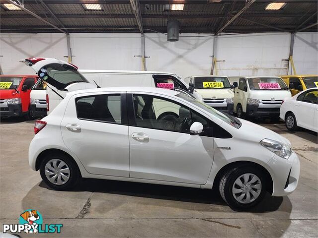 2020 Toyota VITZ