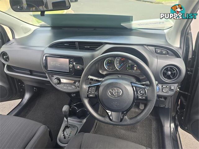 2017 Toyota Vitz