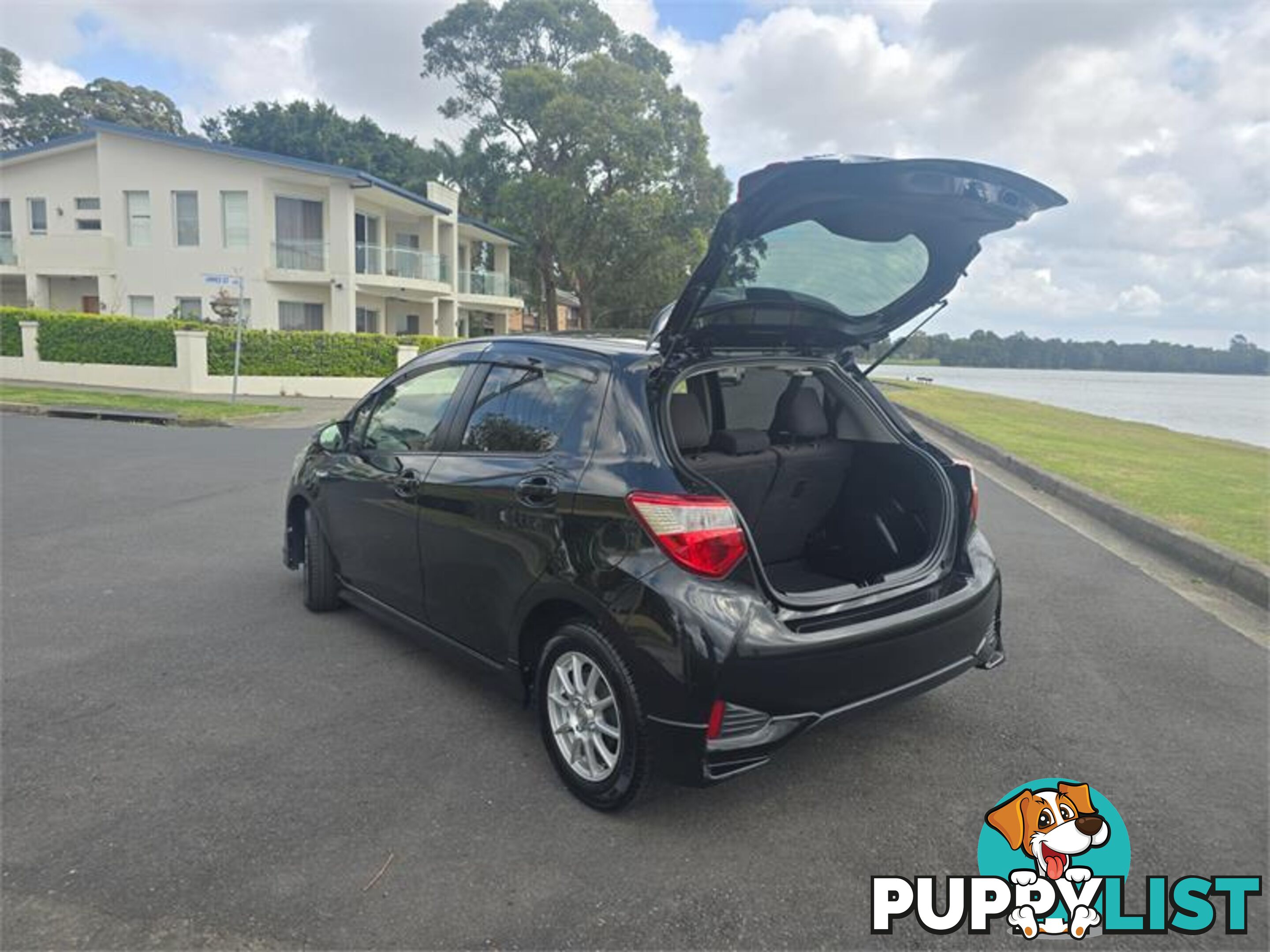 2017 Toyota Vitz