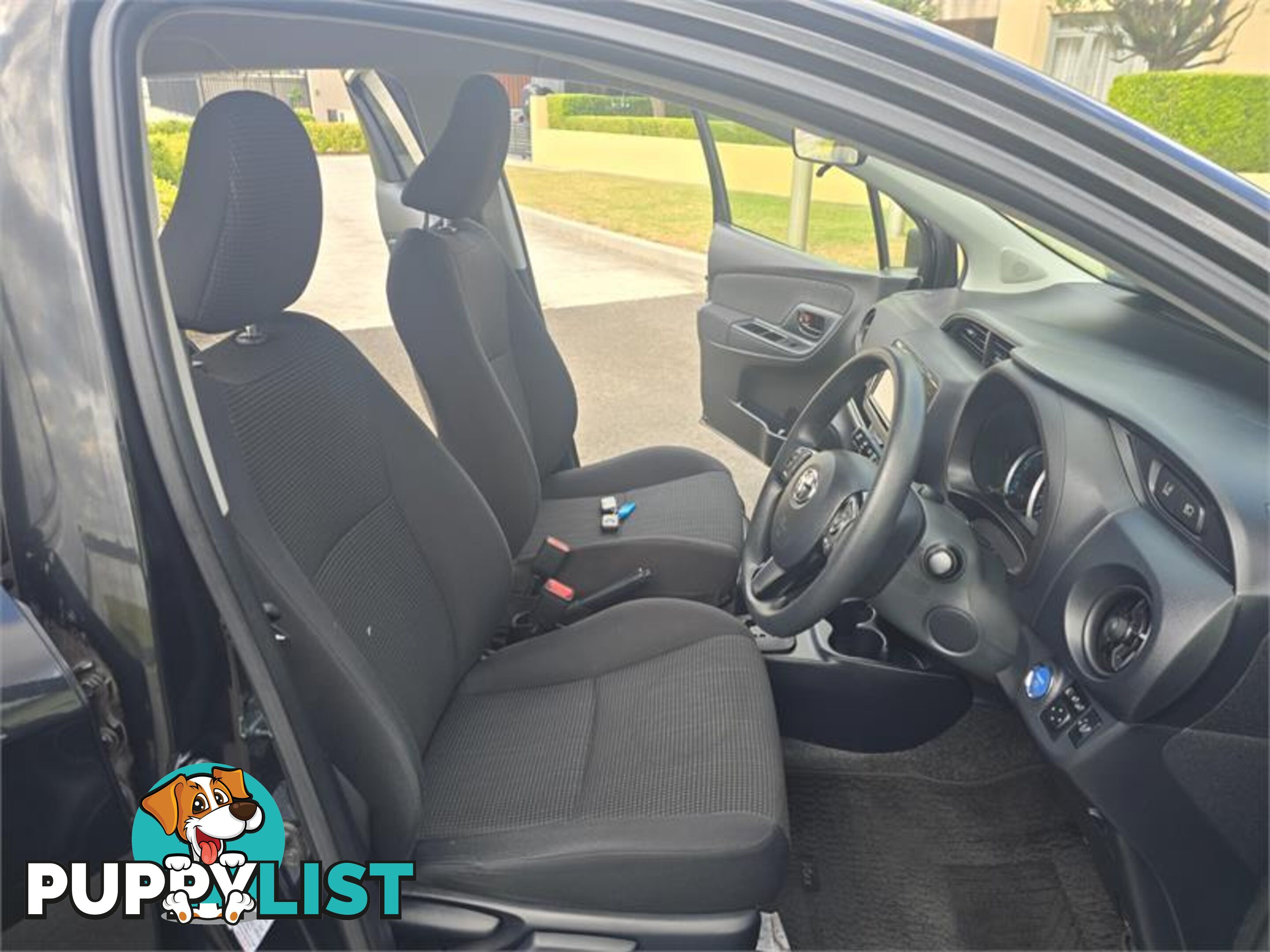 2017 Toyota Vitz