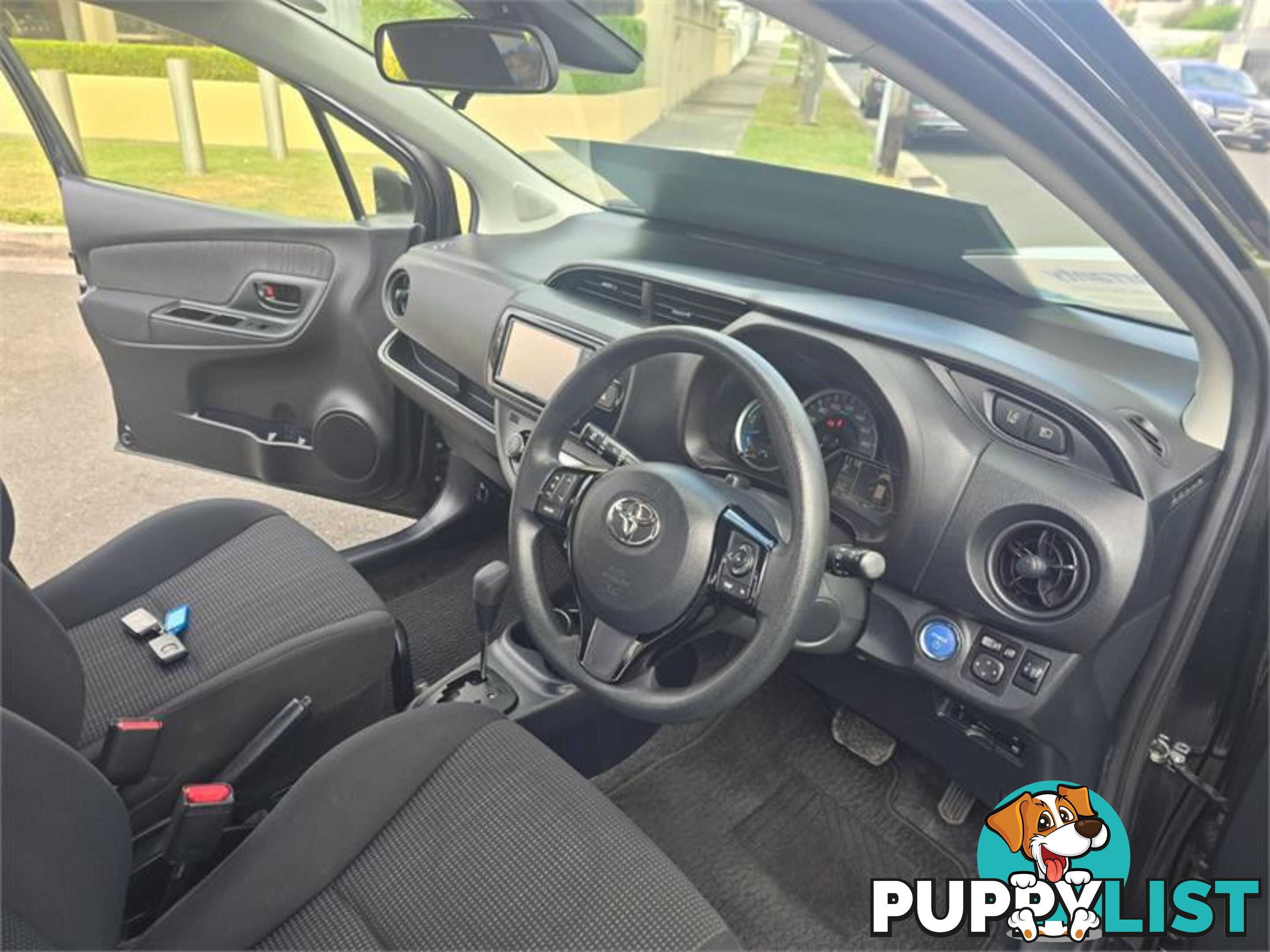 2017 Toyota Vitz
