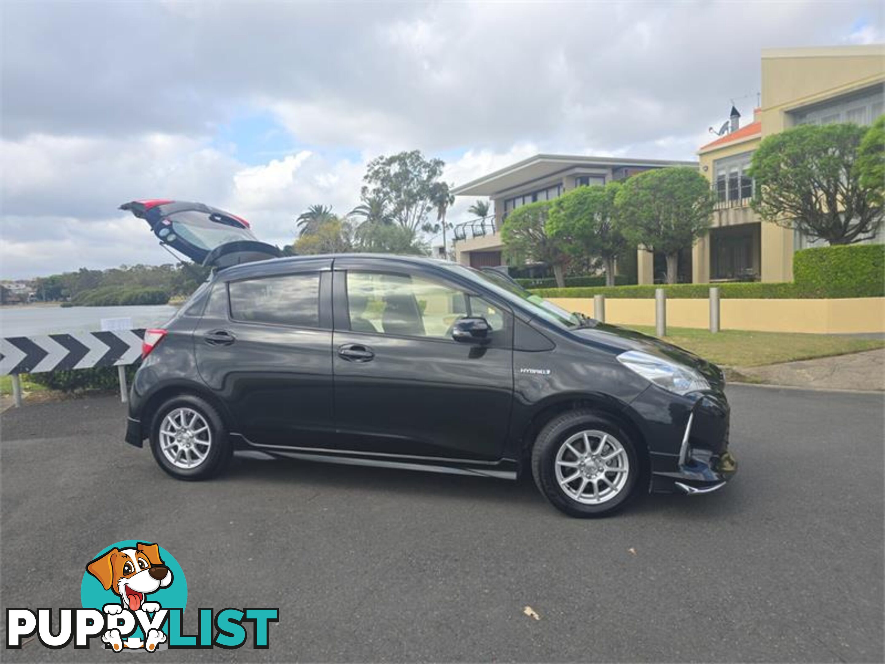 2017 Toyota Vitz