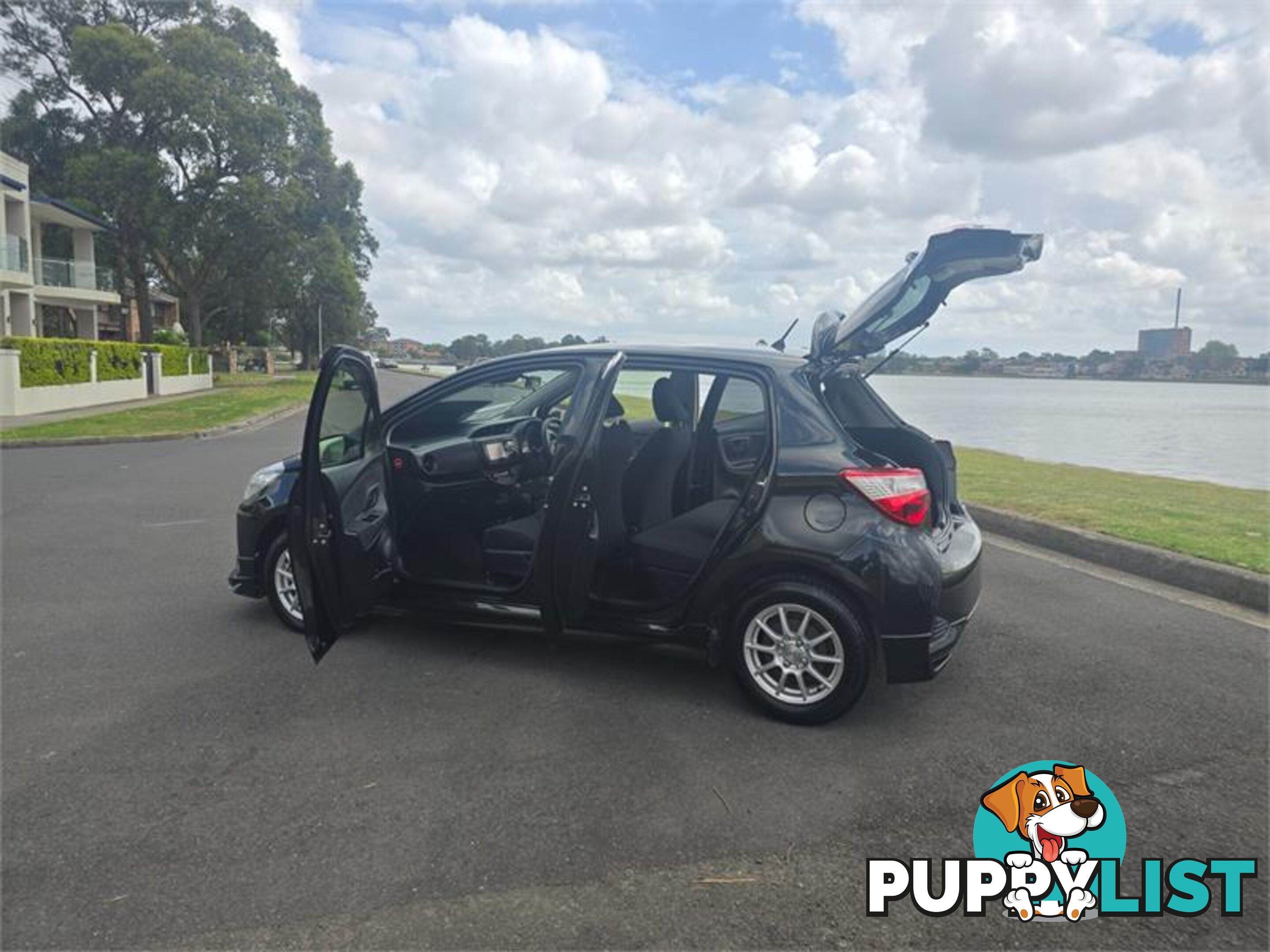 2017 Toyota Vitz