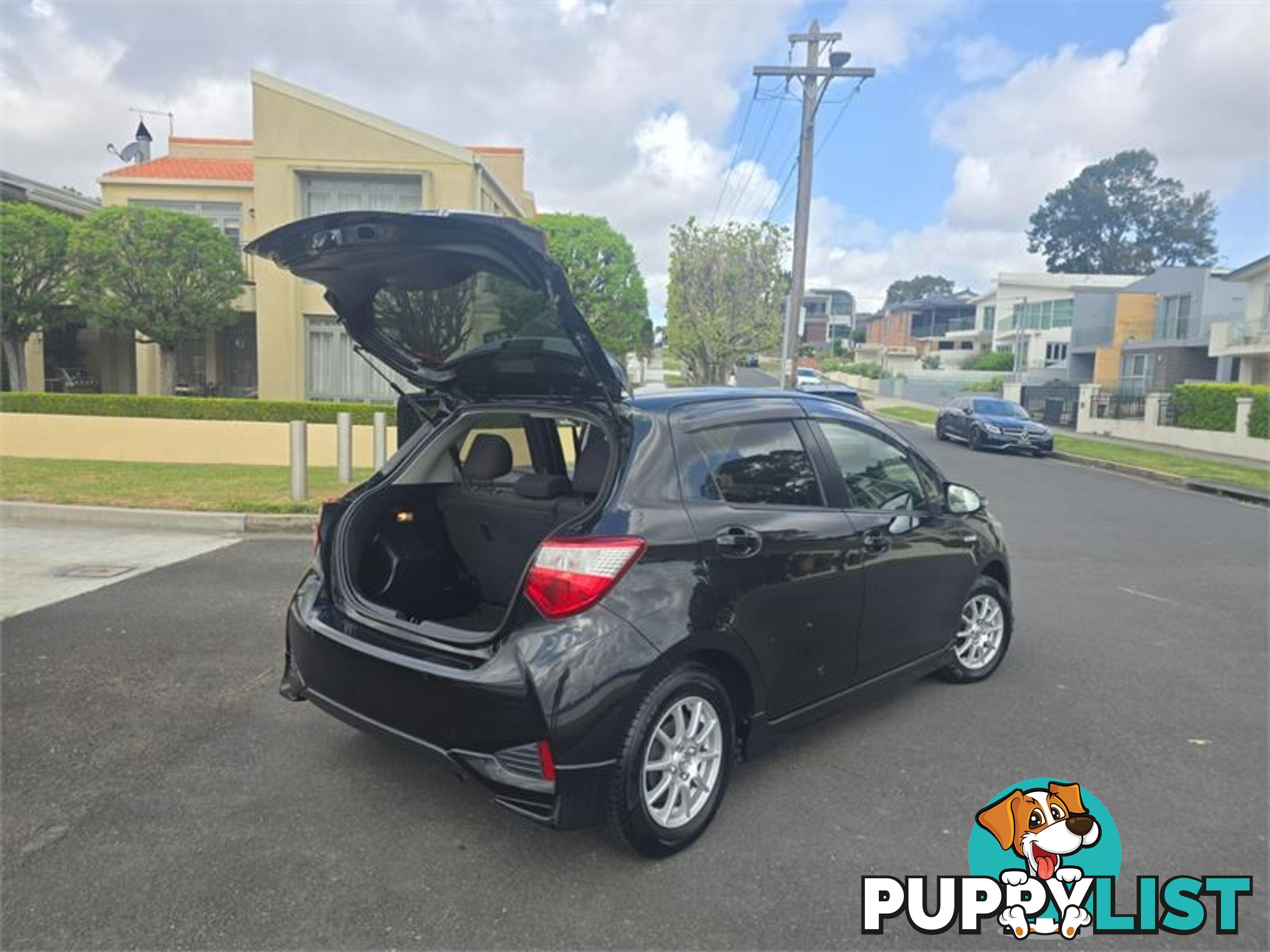 2017 Toyota Vitz