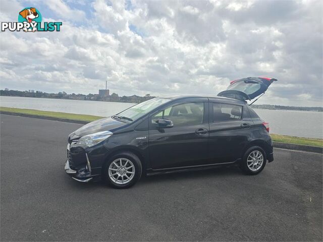2017 Toyota Vitz