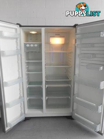 ( MFF 255 ) Second Hand Fridge / Freezer - WESTINGHOUSE 700 L