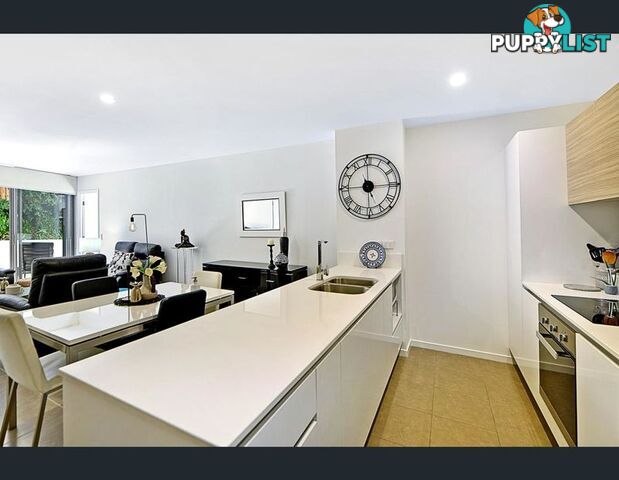 1-7 WATERFORD COURT "WATERFORD APARTMENTS" BUNDALL QLD 4217