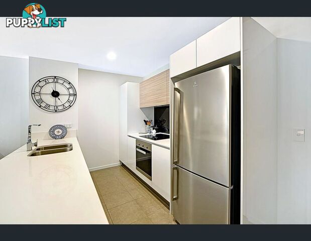 1-7 WATERFORD COURT "WATERFORD APARTMENTS" BUNDALL QLD 4217