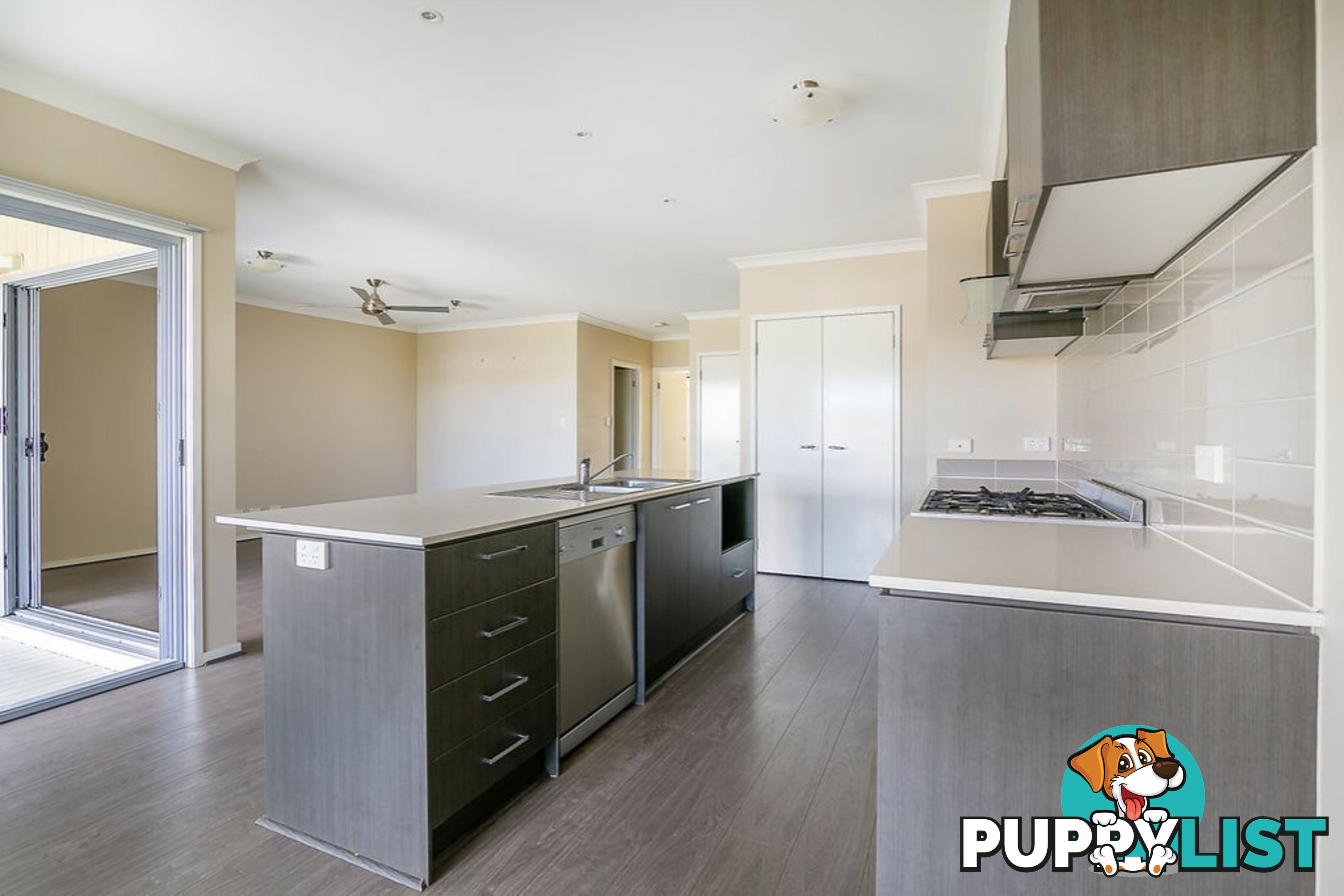 4 McKivat Drive SPRINGFIELD LAKES QLD 4300