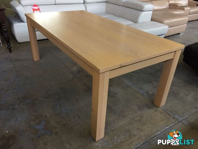 SOSA DINING TABLE