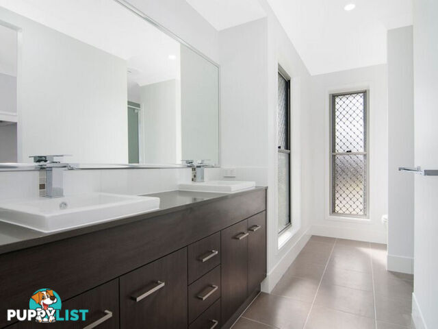 2 Cress Court PIMPAMA QLD 4209