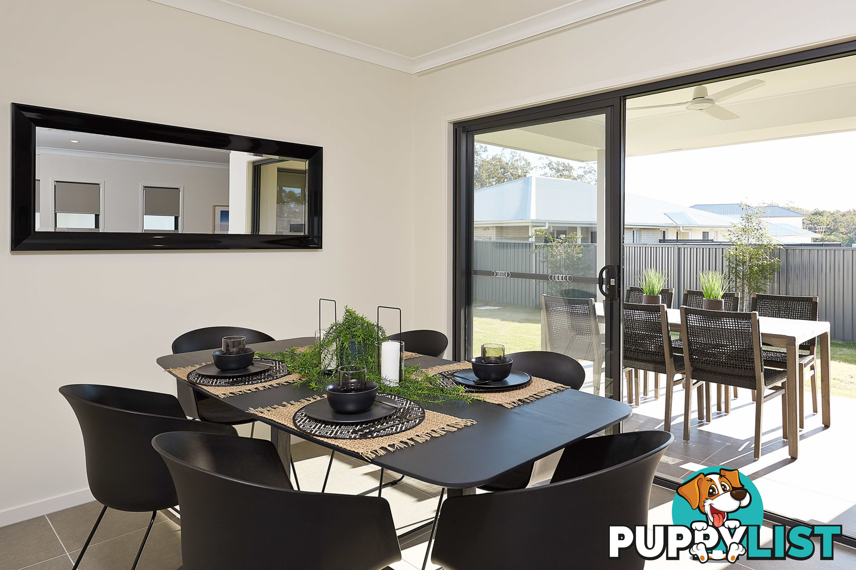 4 Azure Way COOMERA QLD 4209