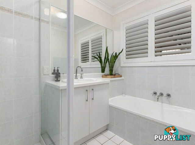 2 Sunnyvale Place BELMONT QLD 4153