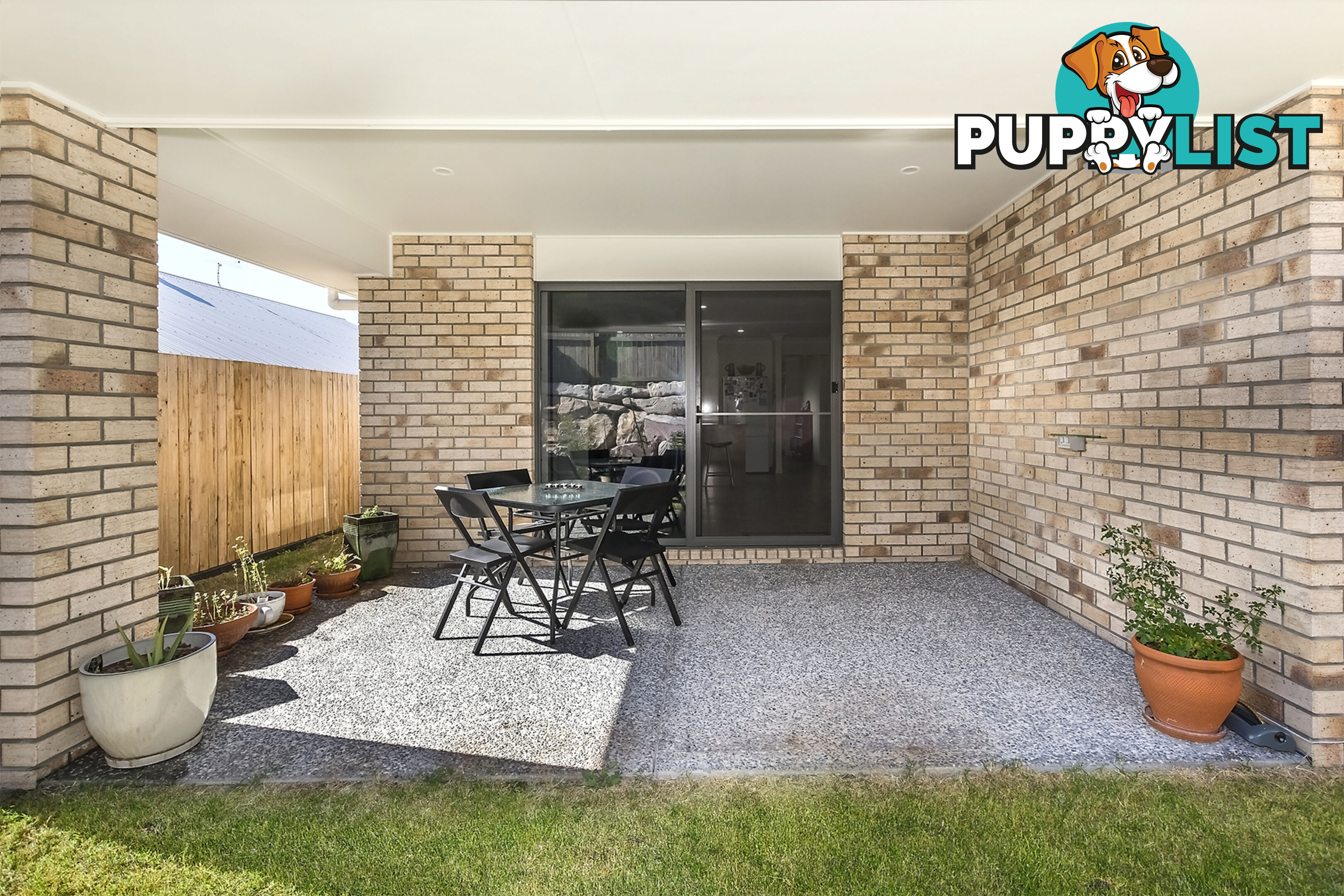 12 Hazel Street PIMPAMA QLD 4209