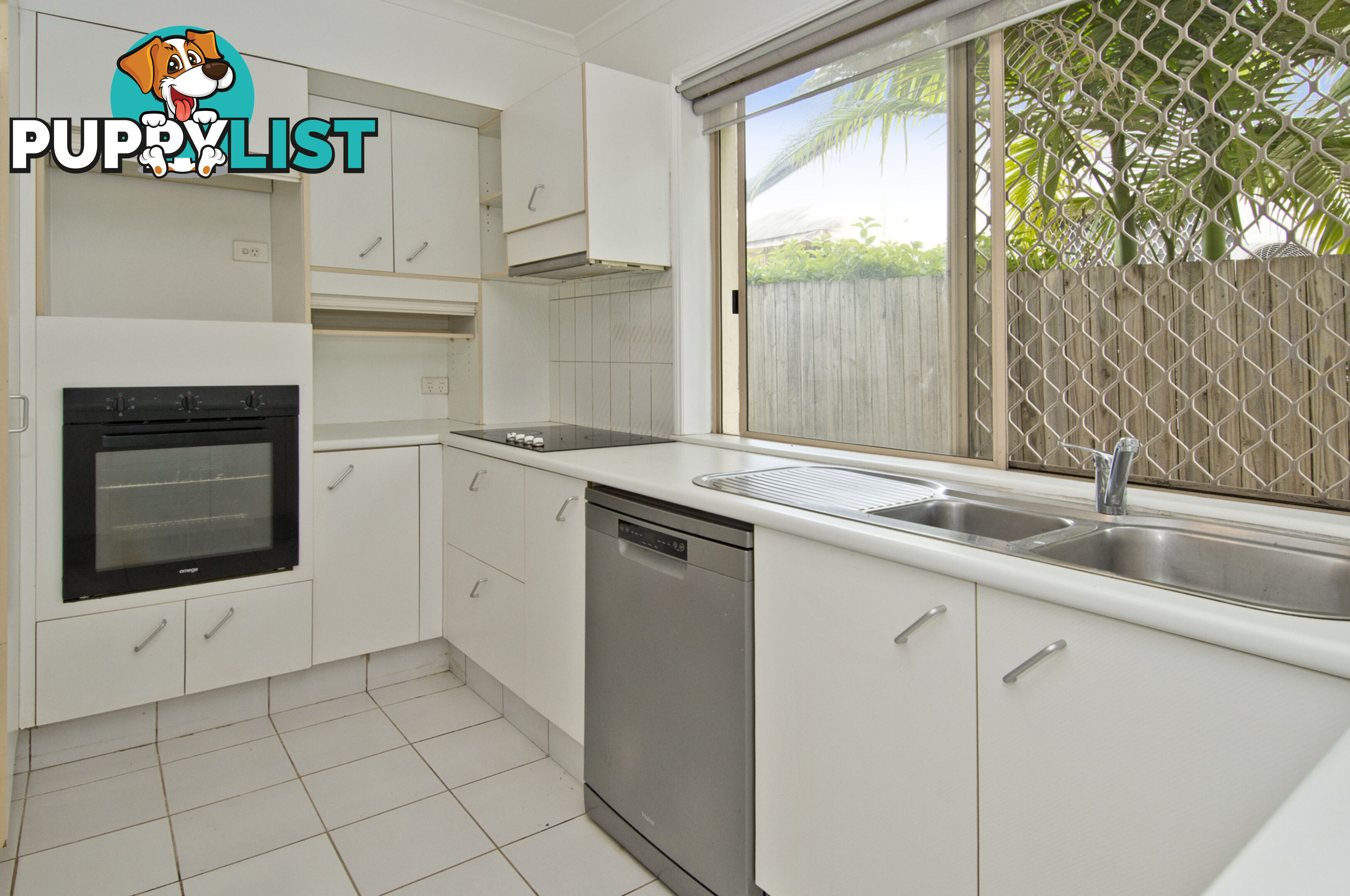 1/30 Stretton Drive HELENSVALE QLD 4212