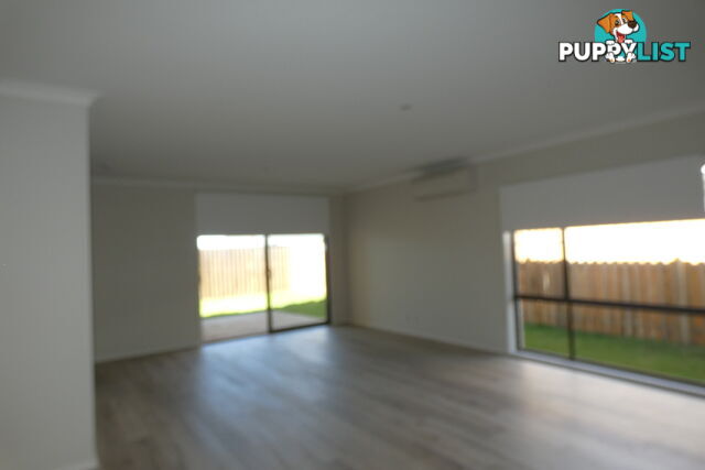 12 Lindeman Circuit PIMPAMA QLD 4209