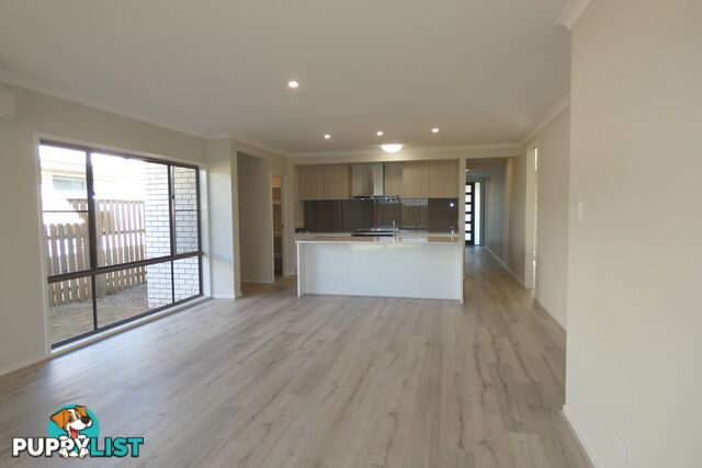 12 Lindeman Circuit PIMPAMA QLD 4209