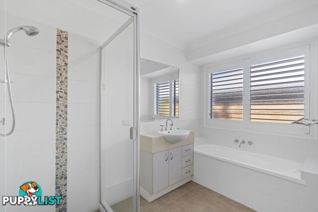 7 Benjamin Street PIMPAMA QLD 4209