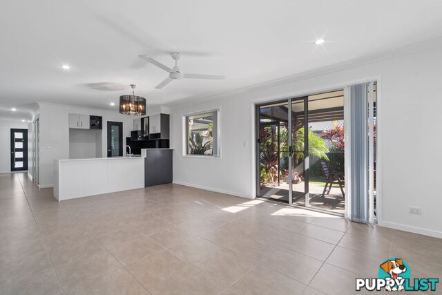 7 Benjamin Street PIMPAMA QLD 4209