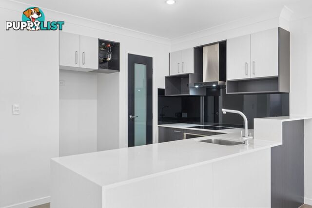 7 Benjamin Street PIMPAMA QLD 4209