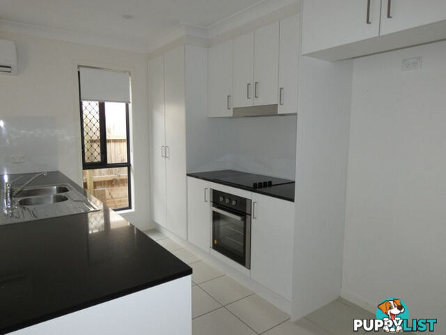 12 Ferngrove Street PIMPAMA QLD 4209