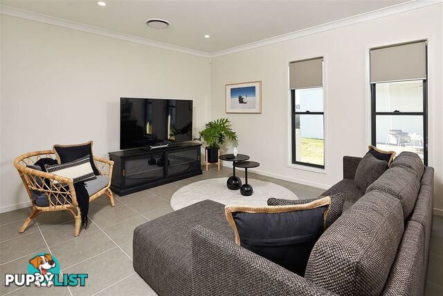 10 Azure Way COOMERA QLD 4209