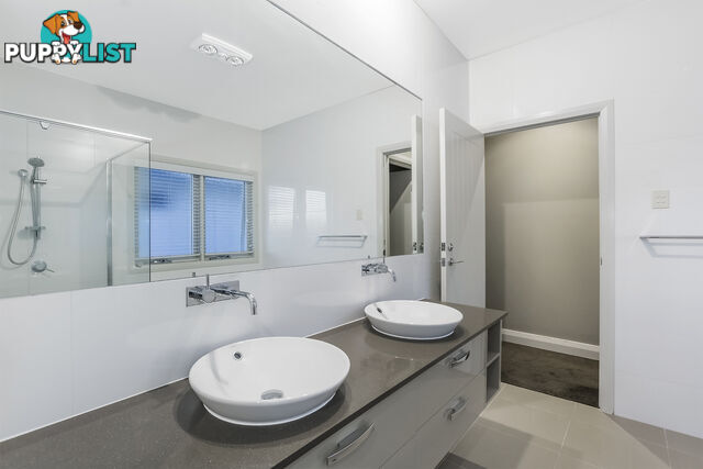 42 Buccaneer Way COOMERA WATERS QLD 4209