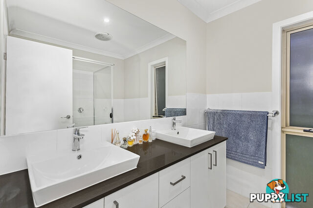 10 Rhodium Crescent HOPE ISLAND QLD 4212